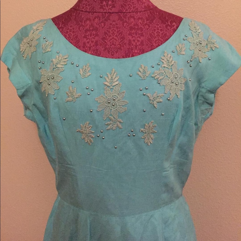 Gorgeous 50s dress with grey appliqué and beading - Picture 2 of 4